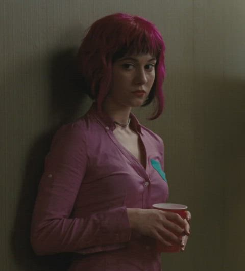 celebrity female mary elizabeth winstead gif