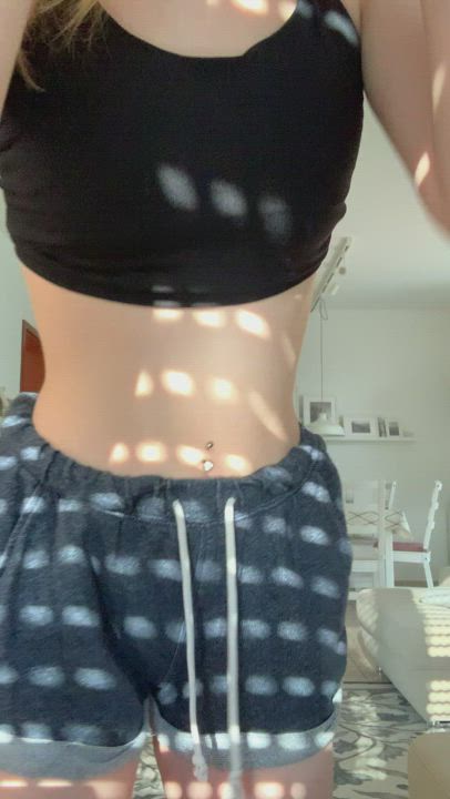 21[F4M] I'm literally sending nudes to whoever upvotes 👻: milajully24