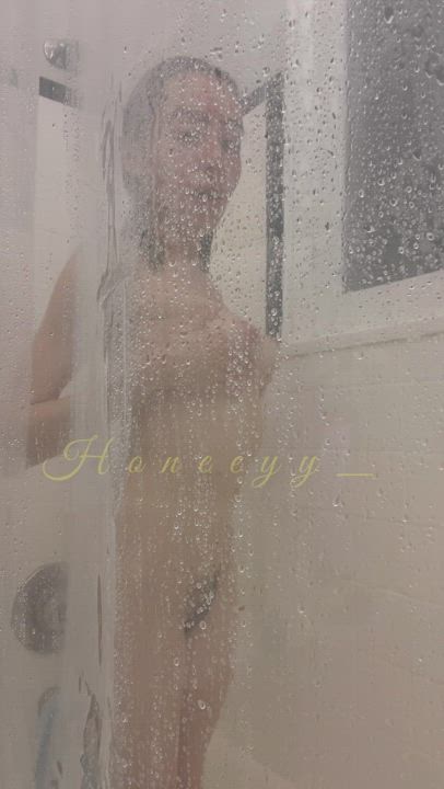 You’re getting ready to hop in the shower &amp; you walk into this wyd?
