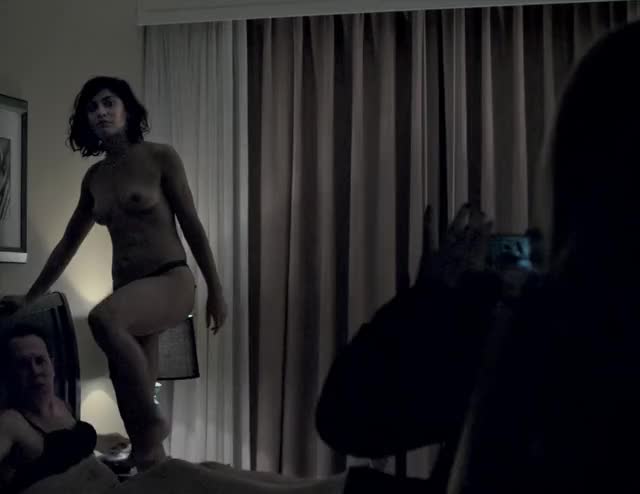 Kiley Casciano Davis in Ozark [S2E2]-1080p-2