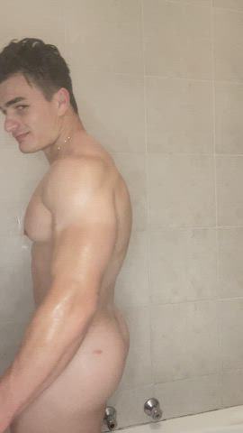 Who wants to suck my huge cock
