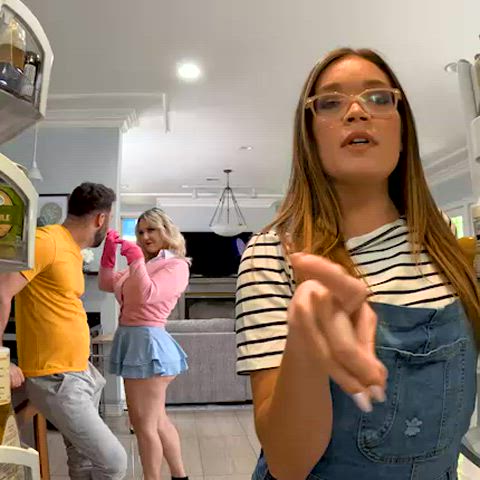 sneaky milf jenna starr seduces boyfriend