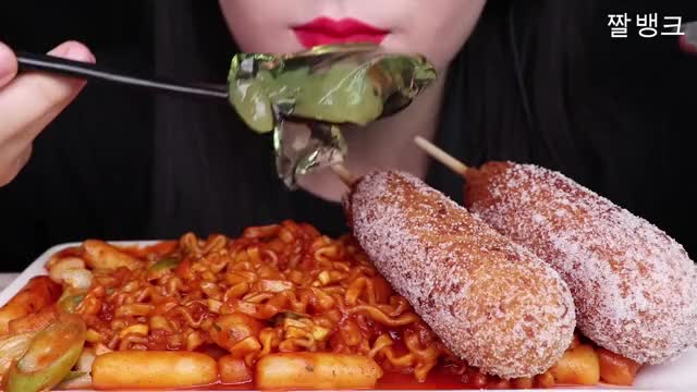 제인_치즈 라볶이, 모짜렐라 치즈 핫도그 먹방-1