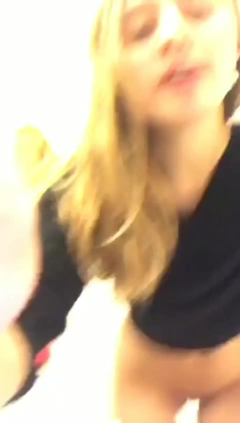 Lia Marie Johnson Pussy Flash