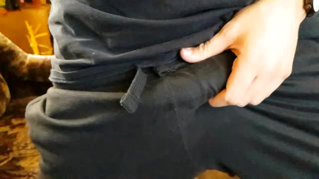 19M On your knees! It's dinner time