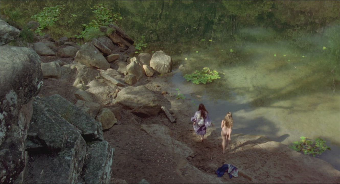 Kate Fischer, Elle Macpherson, Portia de Rossi (nn), Tara Fitzgerald (nn) - Sirens