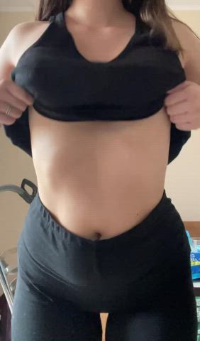 Do u ageee that natural boobs are better then large fake?