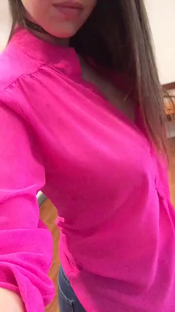 Girl with nice lips shows her nice tits