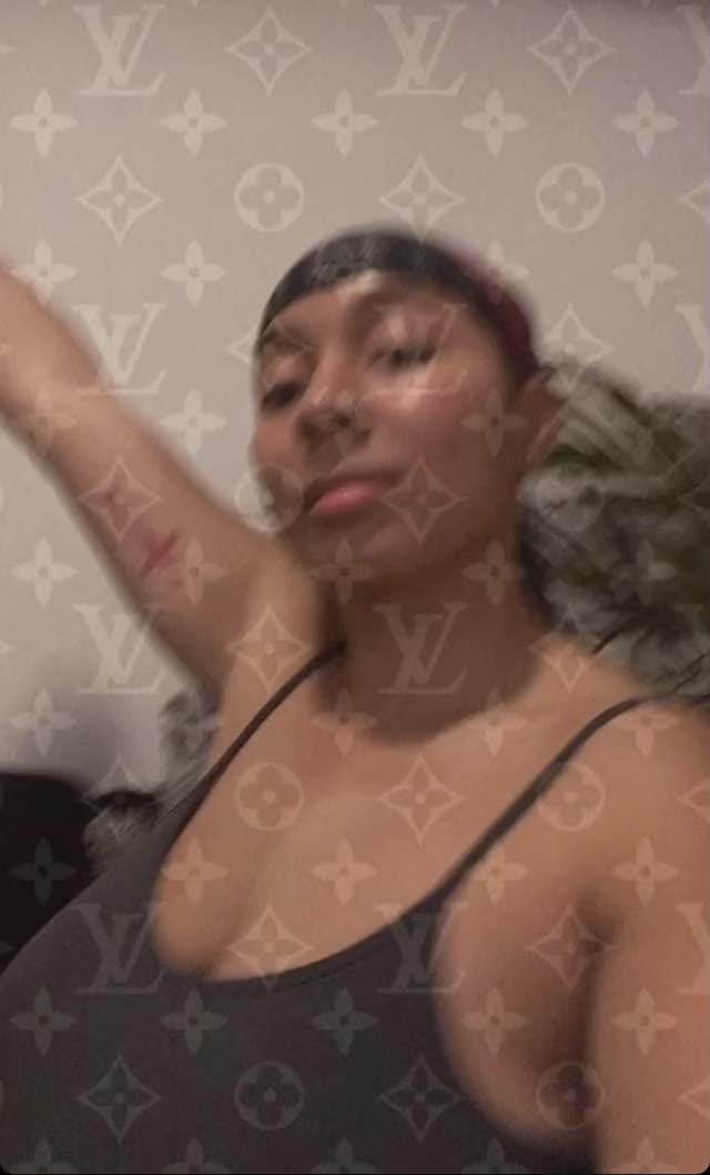 She knows she has juggs