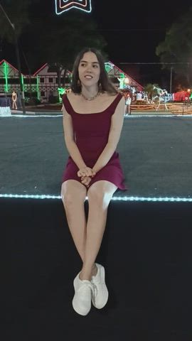 Olá. Sou uma novinha magrinha e submissa que adora se exibir. Sou bem vinda aqui?
