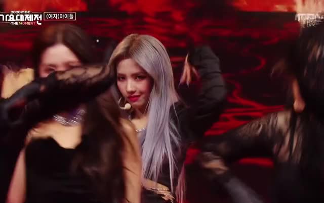 Soyeon (201231 - Oh My God @ MBC Gayo Daejejeon)