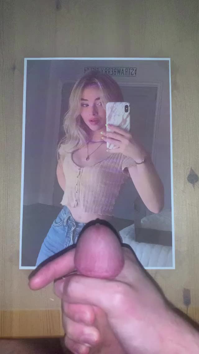 Sabrina Carpenter 21
