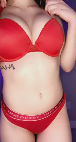 20 yr old 🥵 FREE OF ❤️ cum play! 💦