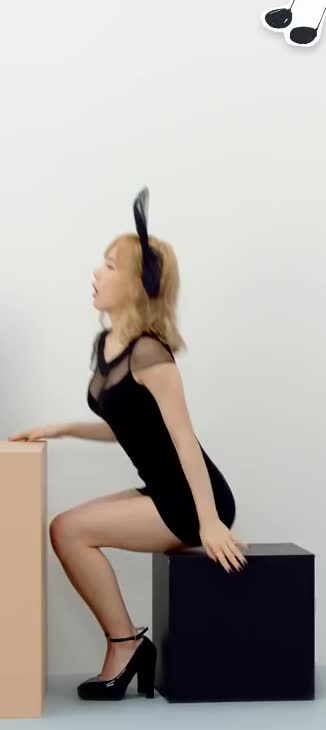 tae black dress 16