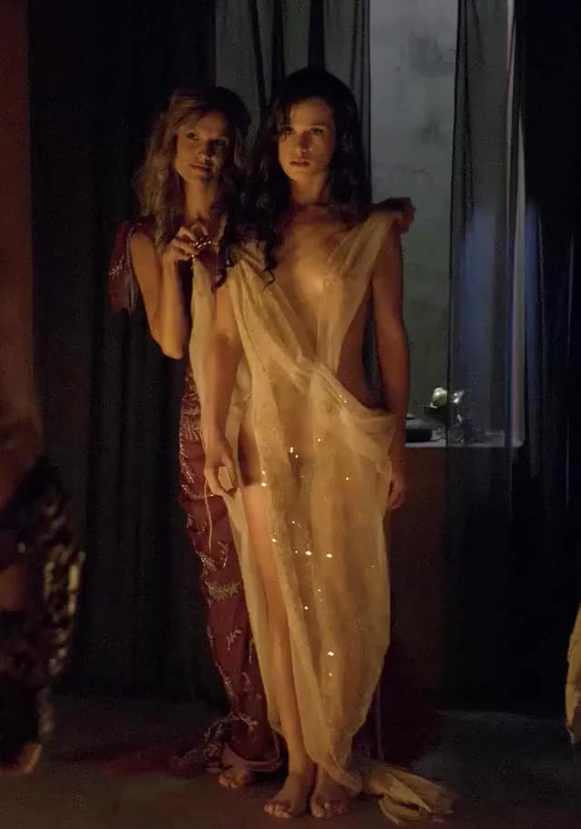 Gwendoline Taylor &amp; Ellen Hollman in 'Spartacus'