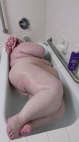 Rub a dub dub I'm too big for this tub