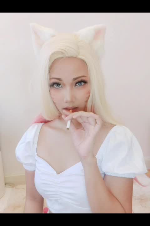 Smoking Ahri