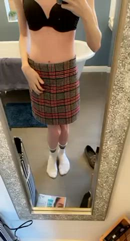 Just finished my final day of high school, feel kinda horny <3🥰
