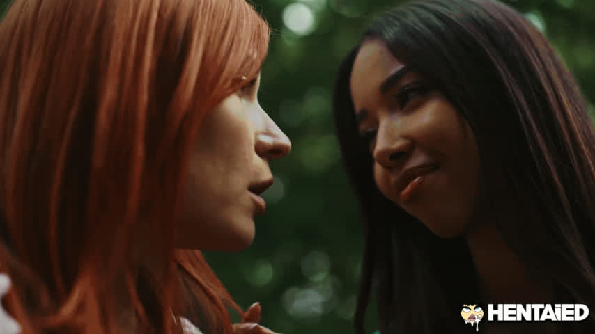 kiss kissing lesbian lesbians gif