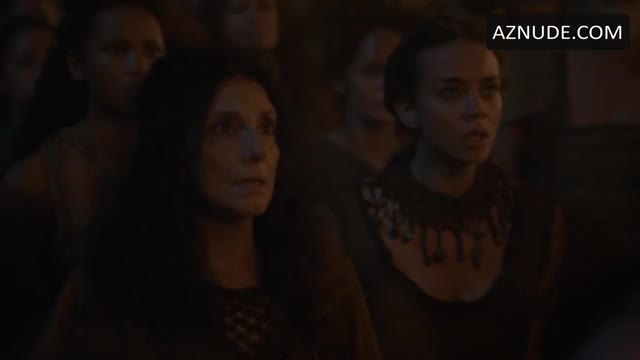 Emilia Clarke Breasts Scene in Game Of Thrones