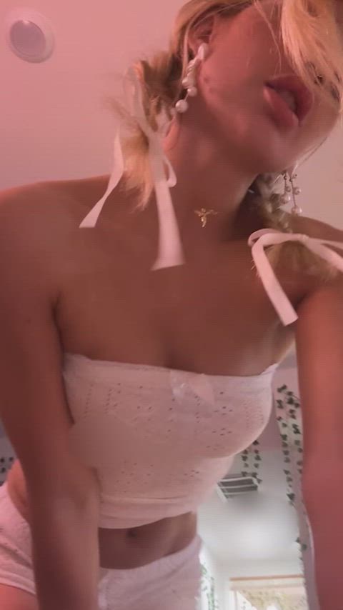 big ass big tits boobs booty fansly myfreecams onlyfans pussy tiktok titty drop braless