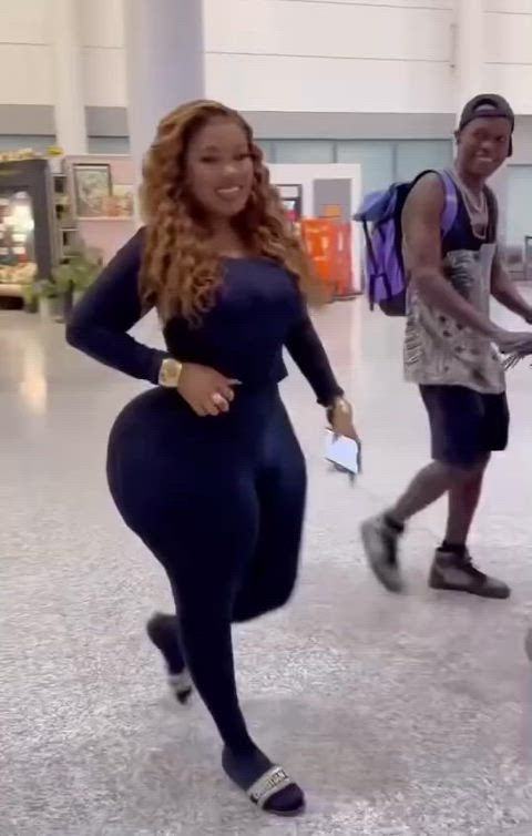 👀