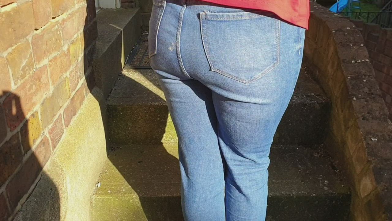 I was sooo desperate! I flooded my jeans in my doorstep. I already started, so I