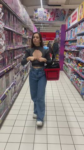 Tits out in the mall