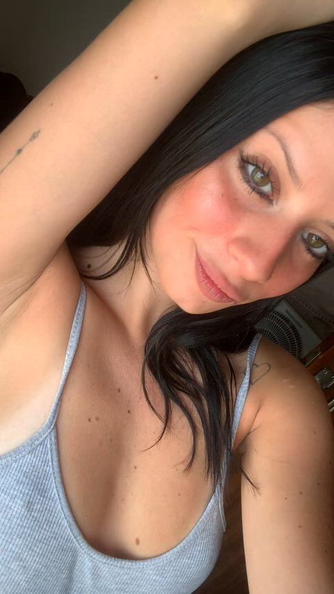 Sniff or lick ? 😋