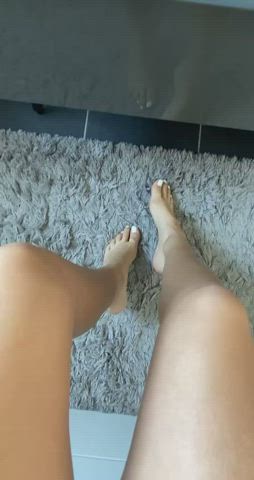 19 years old cute feet feet fetish fetish legs petite teen toes gif